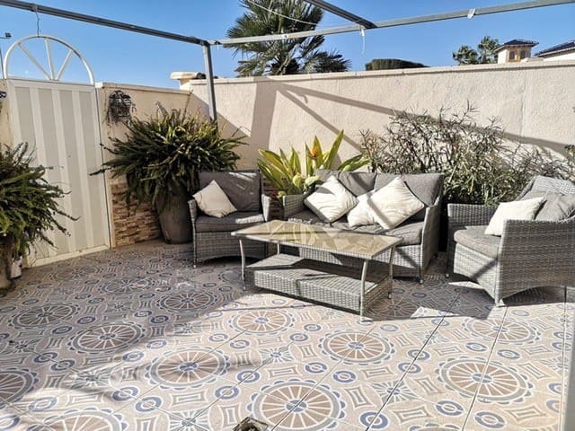 Chalet de 4 habitaciones en Playa Flamenca, Orihuela en venta con piscina - 399.000 € (Ref: 9367938)