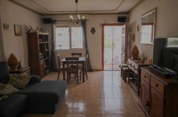 Chalet de 5 habitaciones en San Miguel de Salinas en venta con piscina - 245.000 € (Ref: 9367944)