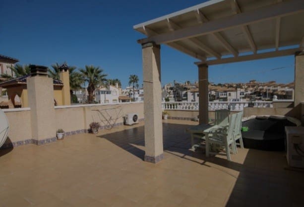 Chalet de 5 habitaciones en San Miguel de Salinas en venta con piscina - 245.000 € (Ref: 9367944)