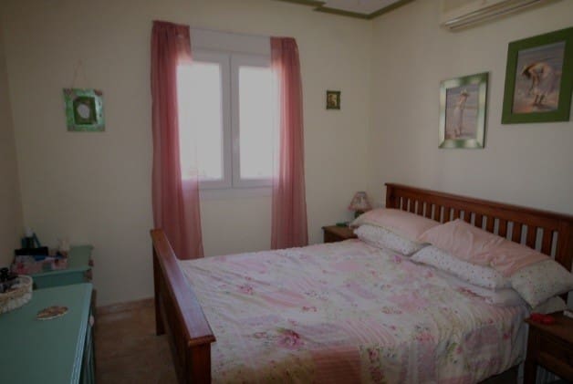 Chalet de 5 habitaciones en San Miguel de Salinas en venta con piscina - 245.000 € (Ref: 9367944)