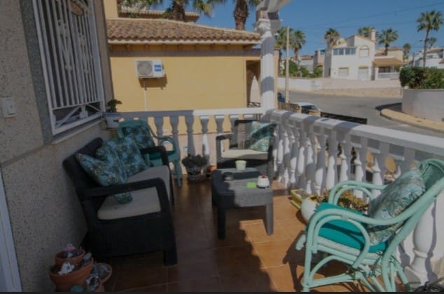 Chalet de 5 habitaciones en San Miguel de Salinas en venta con piscina - 245.000 € (Ref: 9367944)