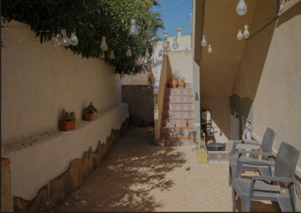 Chalet de 5 habitaciones en San Miguel de Salinas en venta con piscina - 245.000 € (Ref: 9367944)