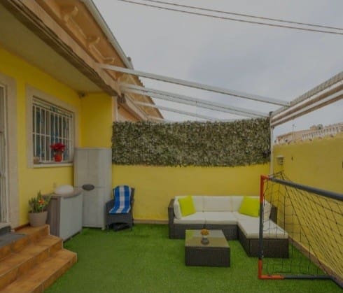 4 sypialnia Dom szeregowy na sprzedaż w Playa Flamenca z basenem - 229 000 € (Ref: 9367947)