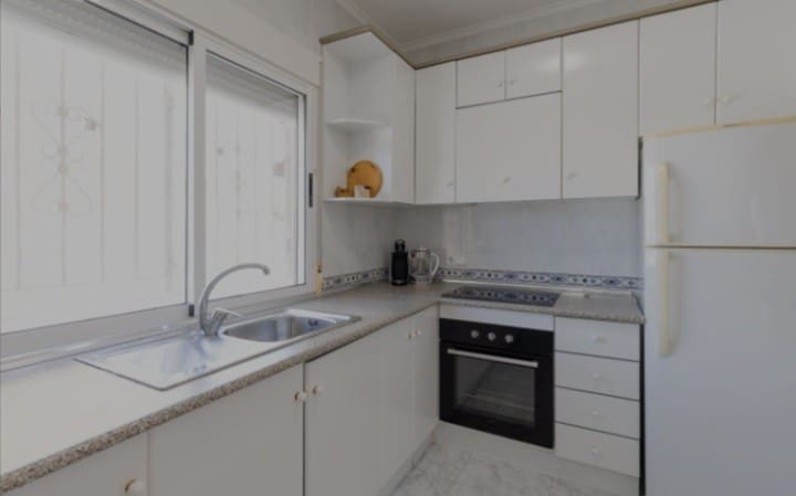 2 bedroom Villa for sale in Villamartin with pool - € 249,900 (Ref: 9367949)