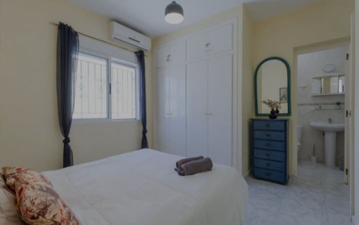 2 bedroom Villa for sale in Villamartin with pool - € 249,900 (Ref: 9367949)