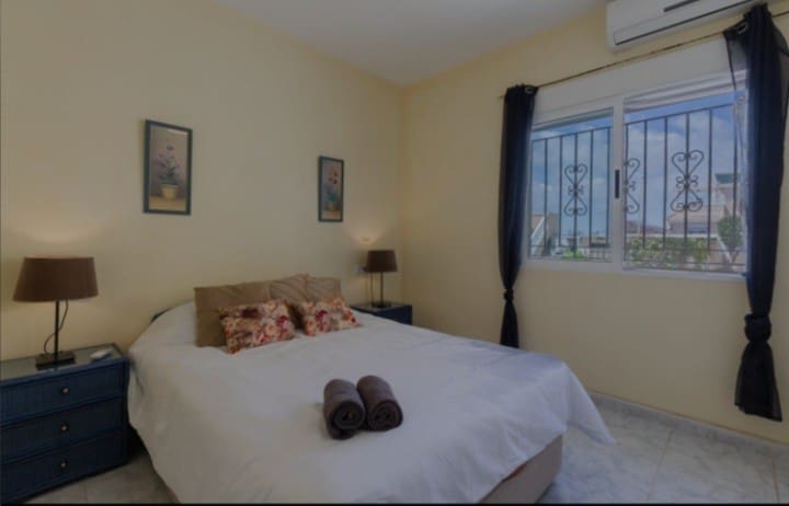 2 bedroom Villa for sale in Villamartin with pool - € 249,900 (Ref: 9367949)