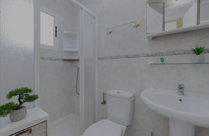 2 bedroom Villa for sale in Villamartin with pool - € 249,900 (Ref: 9367949)