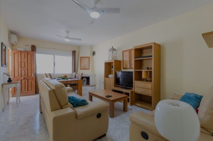 2 bedroom Villa for sale in Villamartin with pool - € 249,900 (Ref: 9367949)