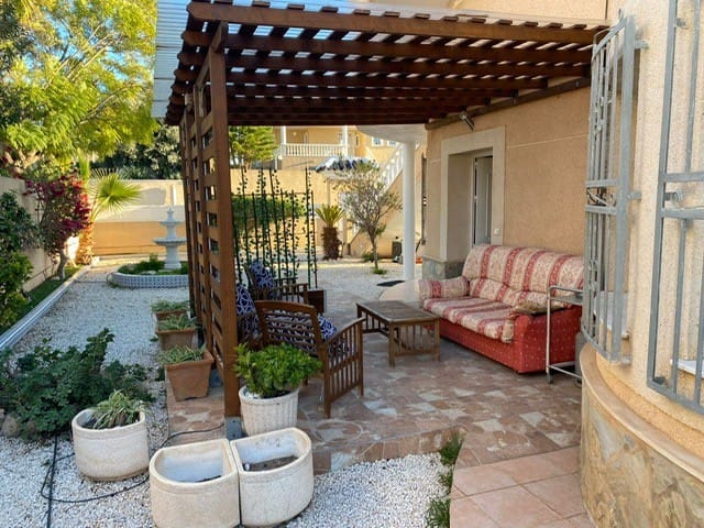 4 bedroom Villa for sale in Los Altos with pool - € 450,000 (Ref: 9367954)