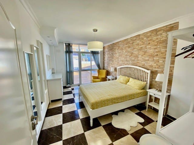 4 bedroom Villa for sale in Los Altos with pool - € 450,000 (Ref: 9367954)