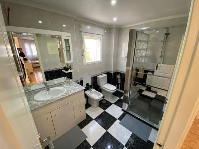 4 bedroom Villa for sale in Los Altos with pool - € 450,000 (Ref: 9367954)