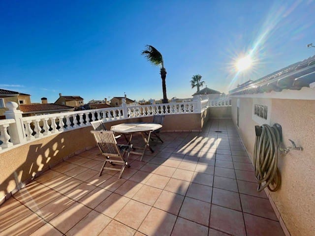 4 bedroom Villa for sale in Los Altos with pool - € 450,000 (Ref: 9367954)