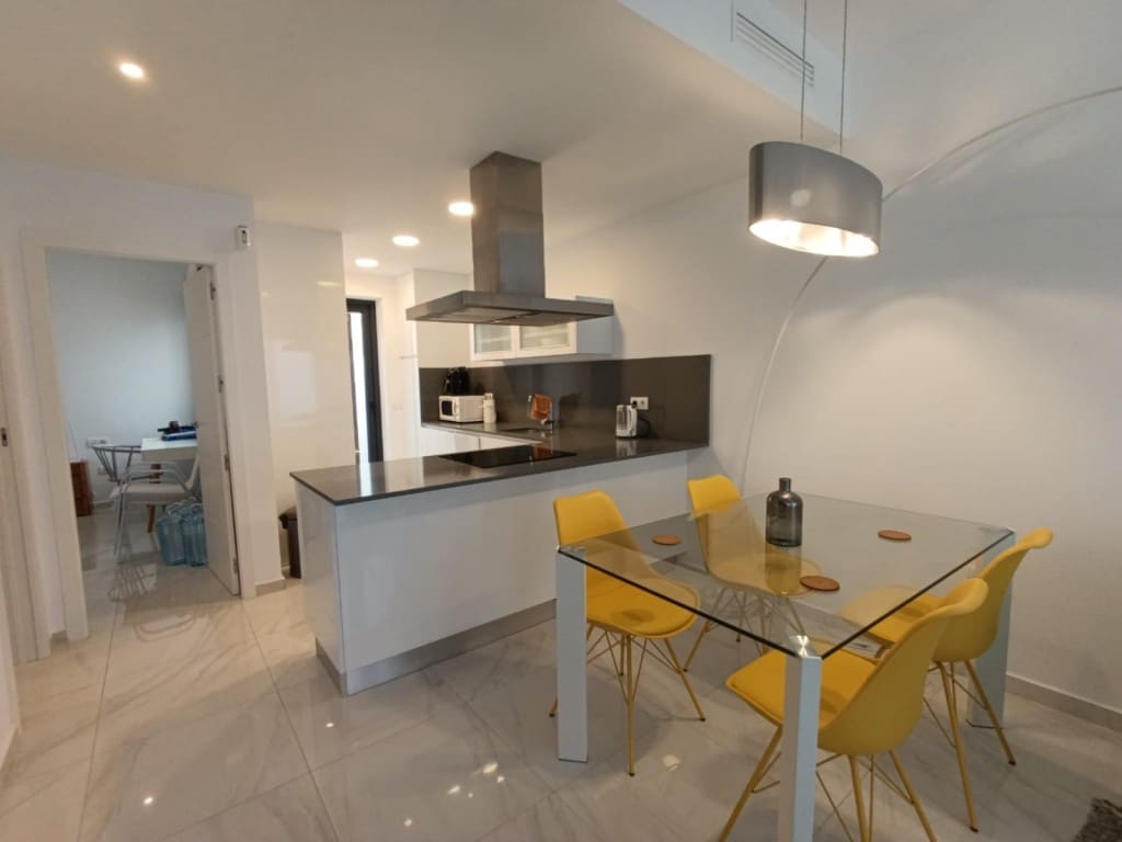 3 bedroom Villa for sale in Villamartin with pool - € 279,000 (Ref: 9380097)