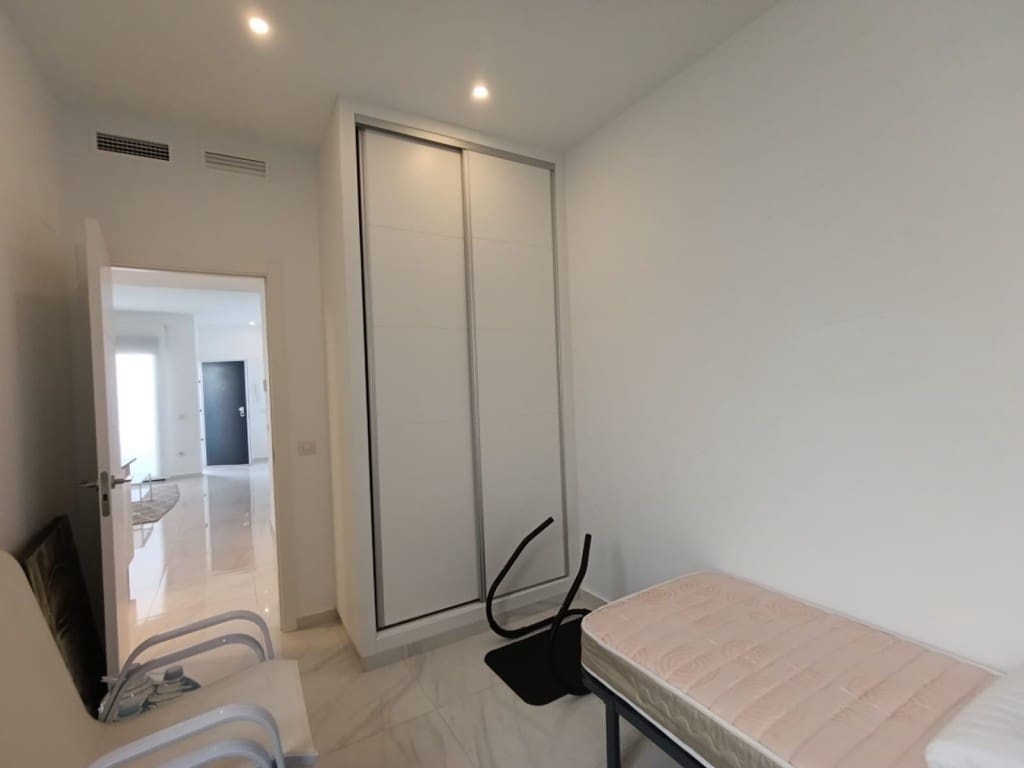 3 bedroom Villa for sale in Villamartin with pool - € 279,000 (Ref: 9380097)