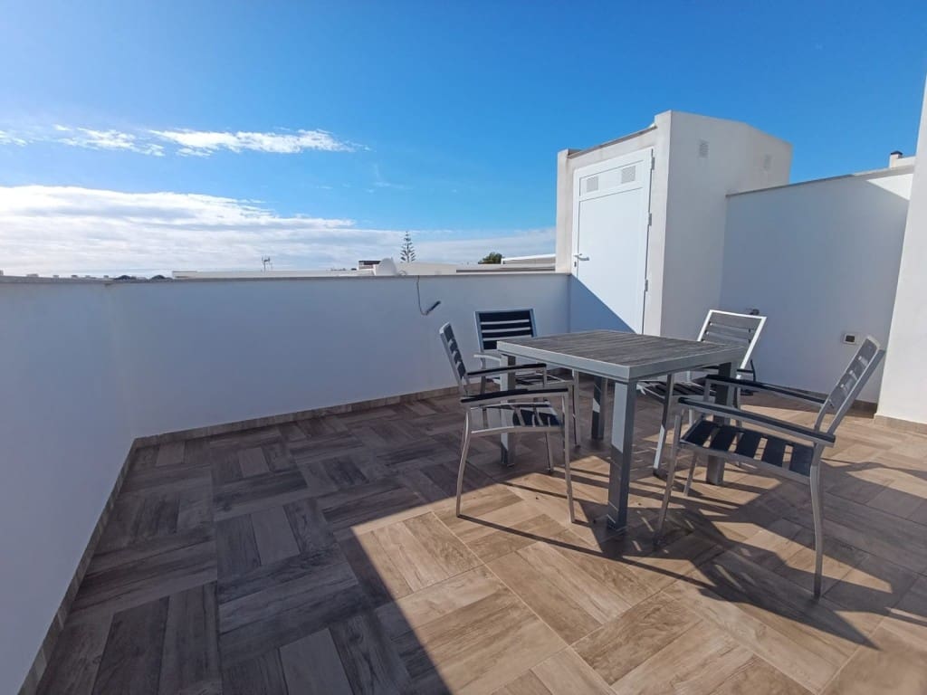 3 bedroom Villa for sale in Villamartin with pool - € 279,000 (Ref: 9380097)