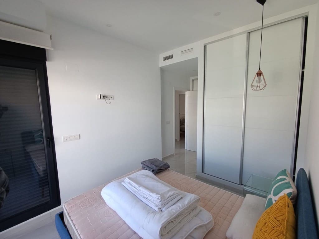 3 bedroom Villa for sale in Villamartin with pool - € 279,000 (Ref: 9380097)