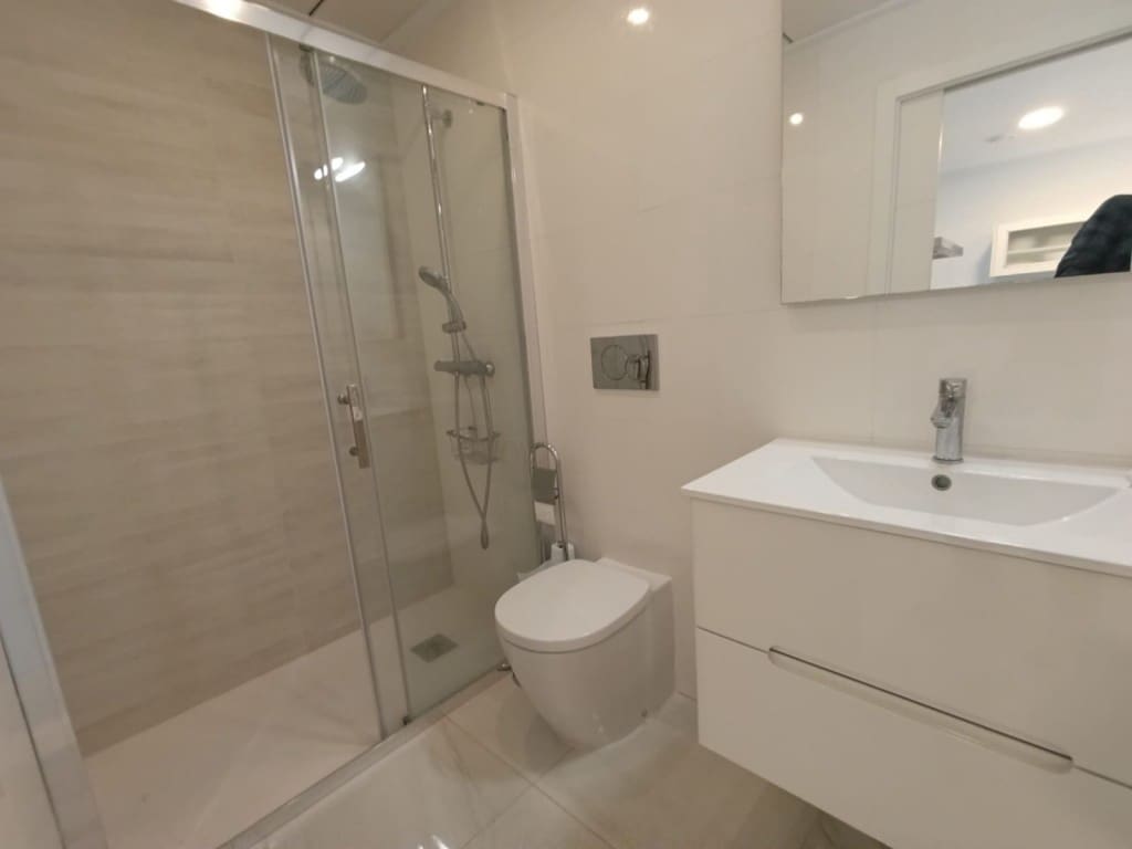 3 bedroom Villa for sale in Villamartin with pool - € 279,000 (Ref: 9380097)