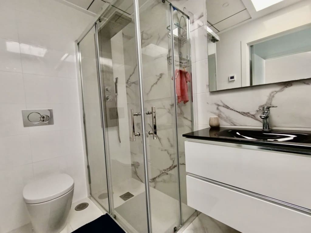 3 bedroom Villa for sale in Villamartin with pool - € 279,000 (Ref: 9380097)