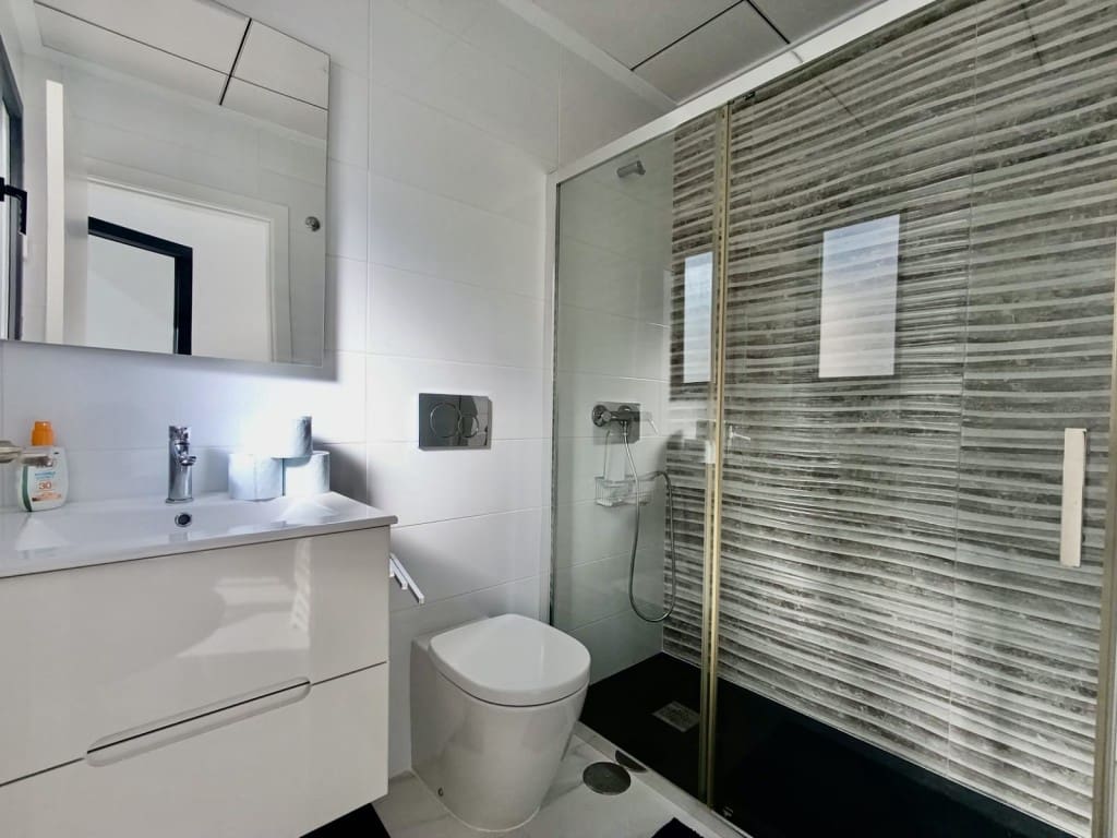 3 bedroom Villa for sale in Villamartin with pool - € 279,000 (Ref: 9380097)