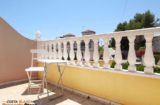 2 soverom Kjedet enebolig til salgs i Villamartin med svømmebasseng - € 162 500 (Ref: 9394327)