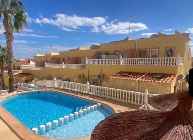 2 soverom Kjedet enebolig til salgs i Villamartin med svømmebasseng - € 162 500 (Ref: 9394327)