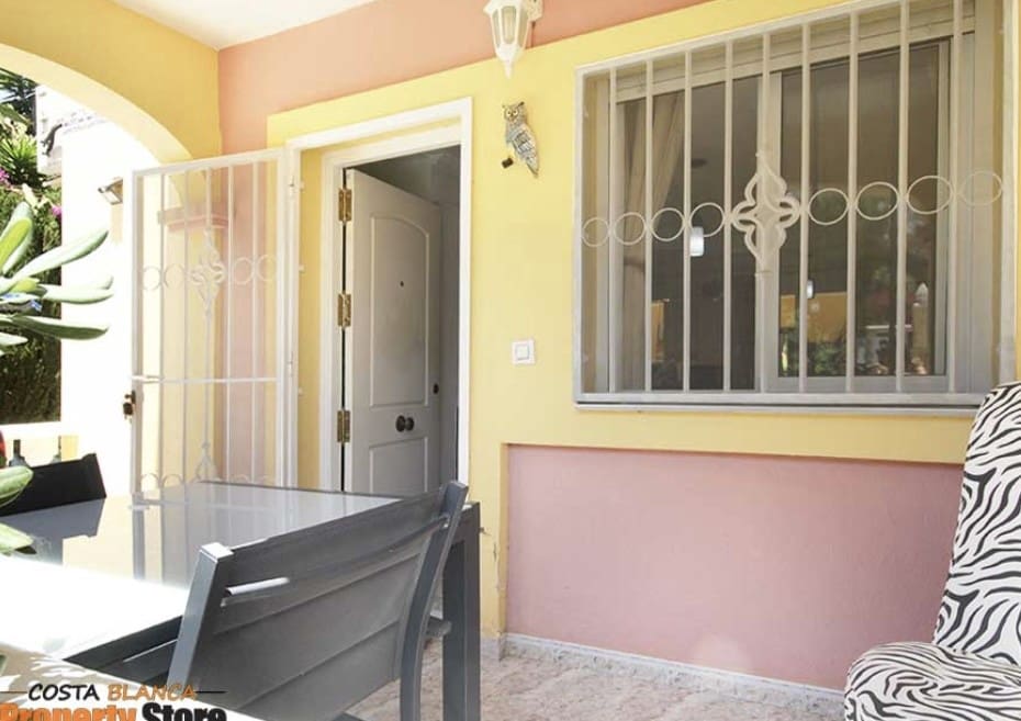 2 soverom Kjedet enebolig til salgs i Villamartin med svømmebasseng - € 162 500 (Ref: 9394327)