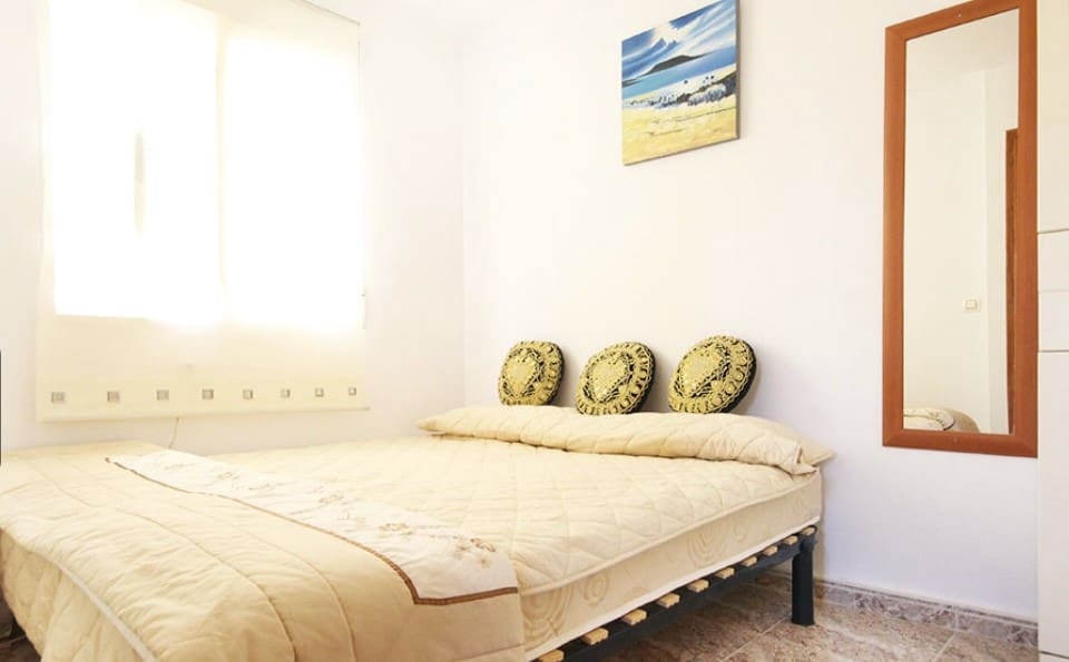 2 soverom Kjedet enebolig til salgs i Villamartin med svømmebasseng - € 162 500 (Ref: 9394327)