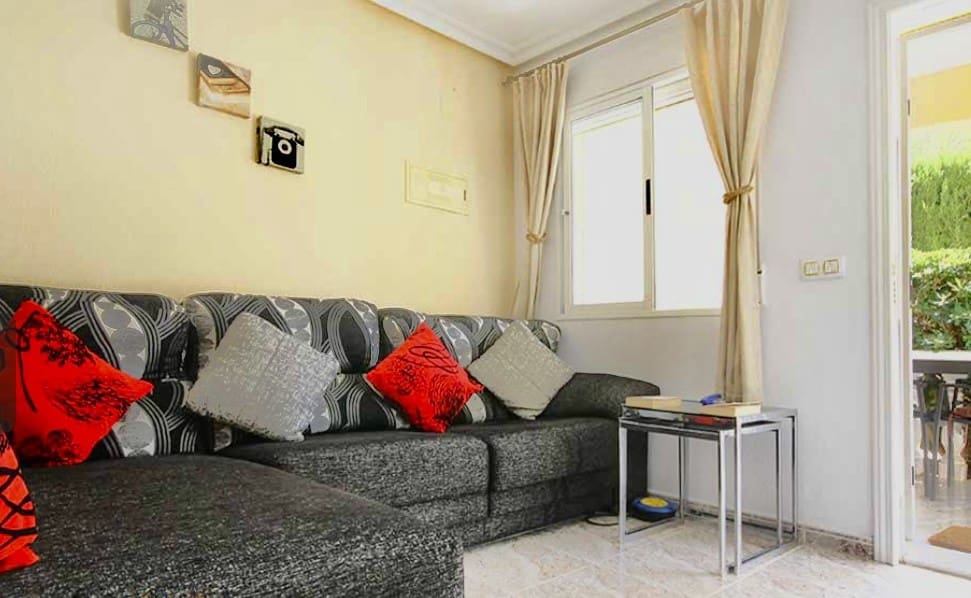 2 soverom Kjedet enebolig til salgs i Villamartin med svømmebasseng - € 162 500 (Ref: 9394327)