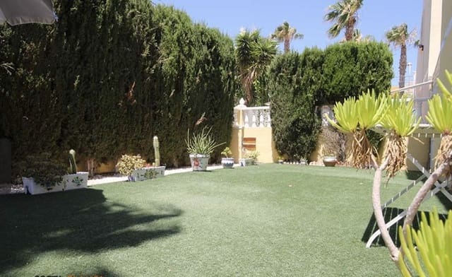 2 soveværelse Semi-Rækkehus til salg i Villamartin, Orihuela med swimmingpool - € 162.500 (Ref: 9394327)