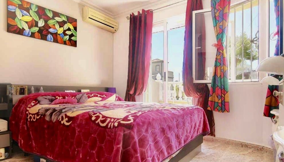 2 soverom Kjedet enebolig til salgs i Villamartin med svømmebasseng - € 162 500 (Ref: 9394327)