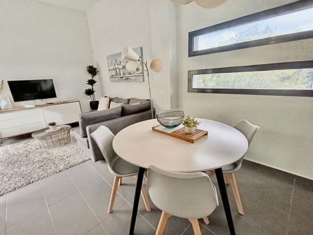 3 slaapkamer Villa te koop in Villamartin, Orihuela met zwembad - € 330.000 (Ref: 9483767)