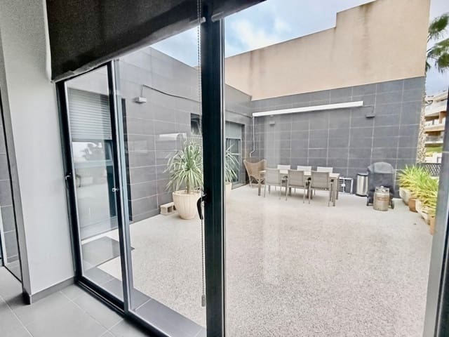 3 slaapkamer Villa te koop in Villamartin, Orihuela met zwembad - € 330.000 (Ref: 9483767)