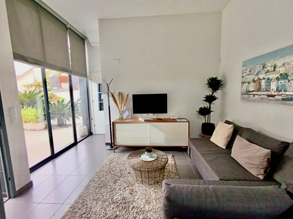 3 bedroom Villa for sale in Villamartin with pool - € 330,000 (Ref: 9483767)