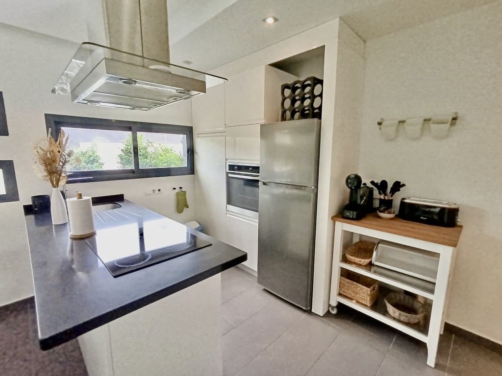 3 bedroom Villa for sale in Villamartin with pool - € 330,000 (Ref: 9483767)