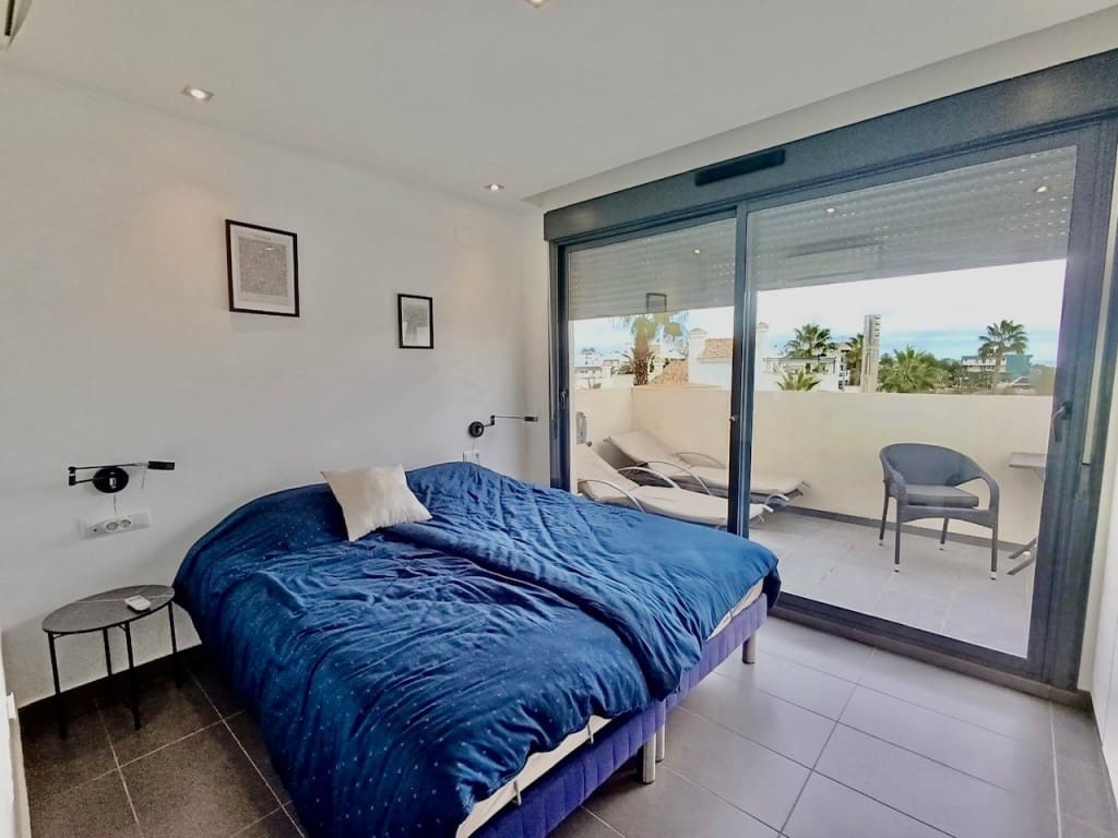 3 bedroom Villa for sale in Villamartin with pool - € 330,000 (Ref: 9483767)