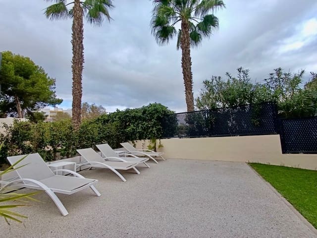 3 slaapkamer Villa te koop in Villamartin, Orihuela met zwembad - € 330.000 (Ref: 9483767)