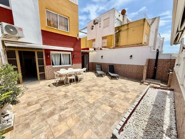 3 bedroom Villa for sale in Los Altos with pool - € 194,900 (Ref: 9591946)