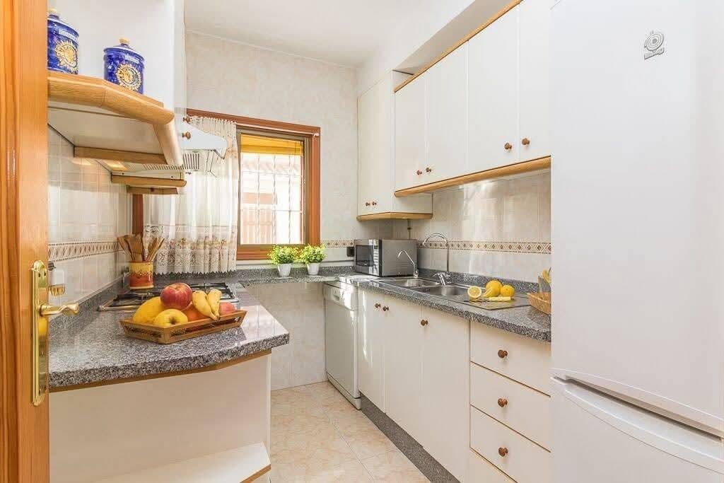 3 slaapkamer Halfvrijstaande villa te koop in Playa Flamenca met zwembad - € 239.000 (Ref: 9731250)