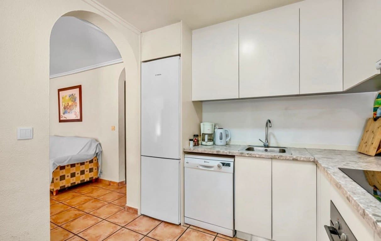 4 bedroom Villa for sale in La Florida with pool - € 359,000 (Ref: 9731251)