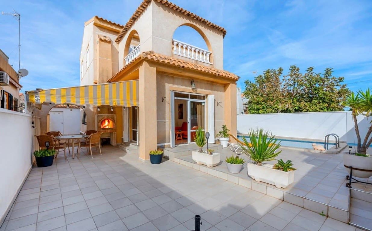 4 bedroom Villa for sale in La Florida with pool - € 359,000 (Ref: 9731251)