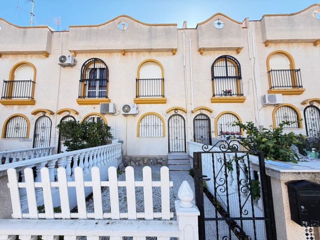 2 soveværelse Byhus til salg i La Florida med swimmingpool - € 169.900 (Ref: 9731252)