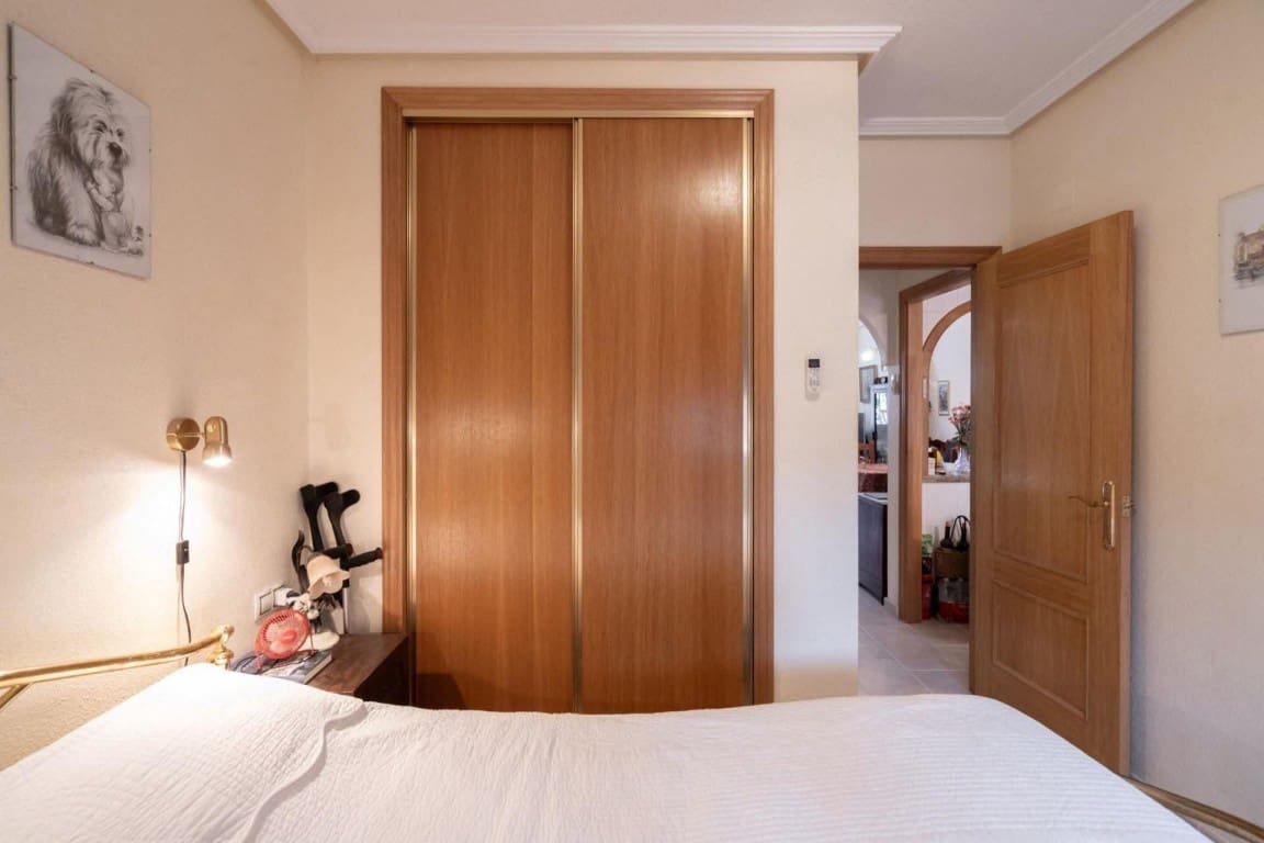 2 bedroom Villa for sale in Playa Flamenca with pool - € 214,000 (Ref: 9731253)