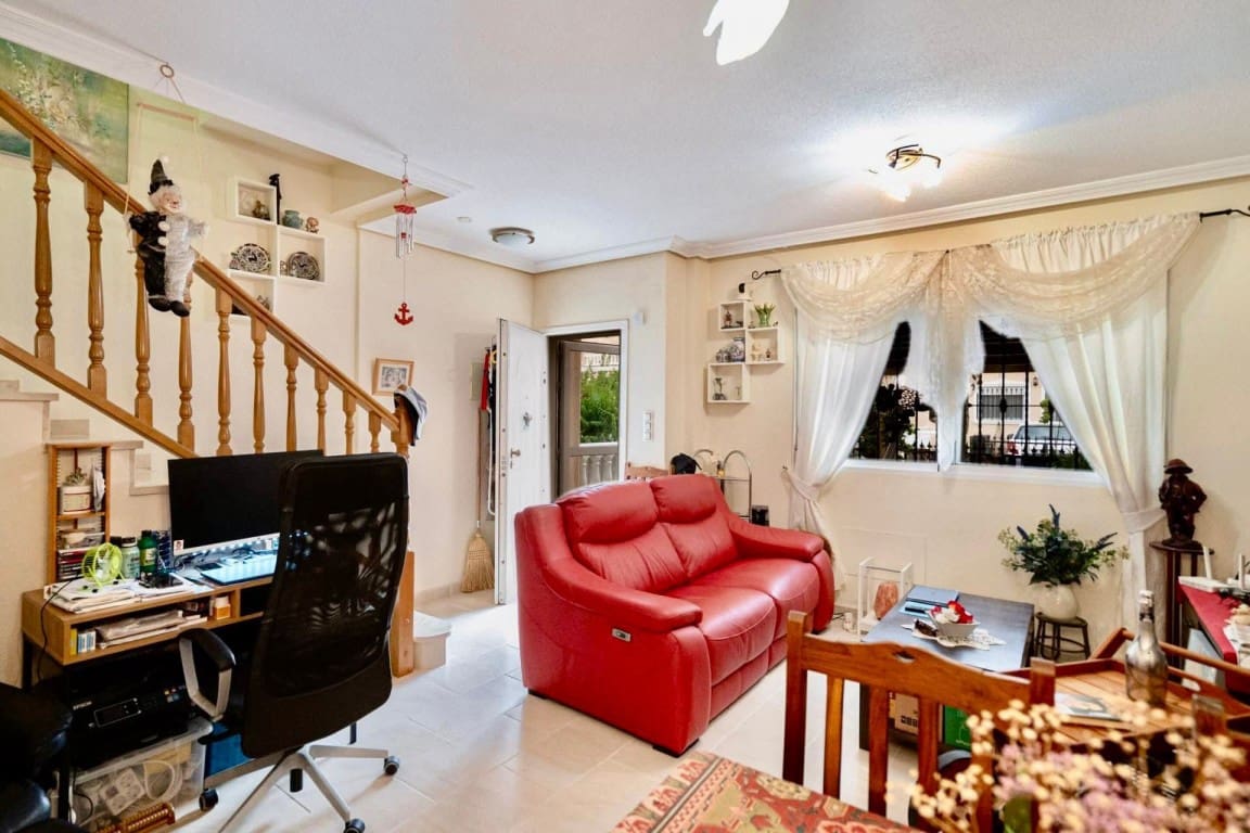 2 bedroom Villa for sale in Playa Flamenca with pool - € 214,000 (Ref: 9731253)