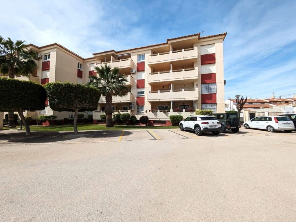 2 bedroom Apartment for sale in Playa Flamenca with pool - € 176,000 (Ref: 9731254)