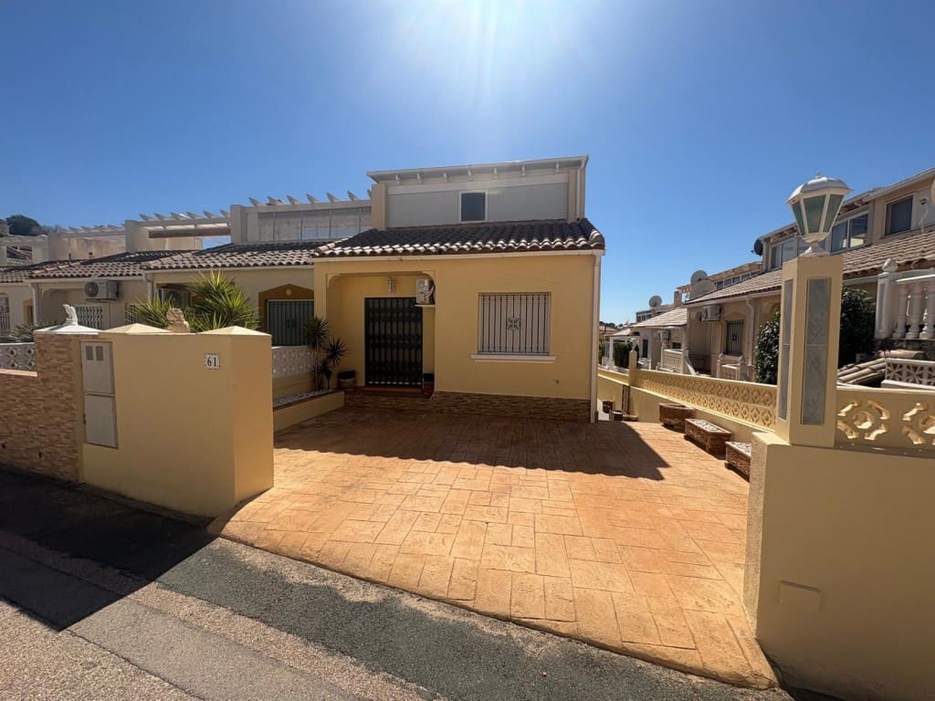 2 soverom Rekkehus til salgs i Villamartin med svømmebasseng - € 184 500 (Ref: 9731255)