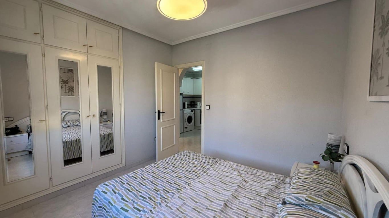 2 soveværelse Lejlighed til salg i Orihuela Costa med swimmingpool - € 159.900 (Ref: 9731256)