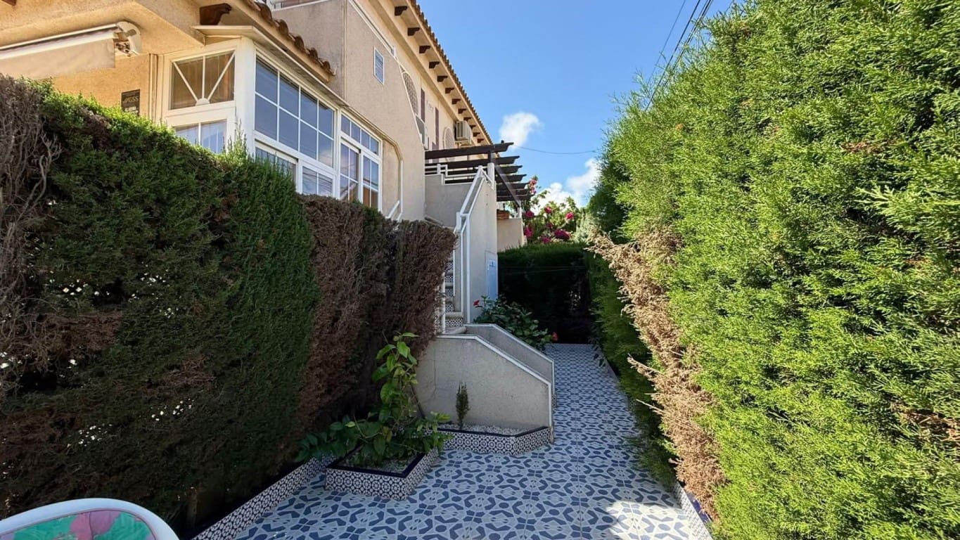 2 soveværelse Lejlighed til salg i Orihuela Costa med swimmingpool - € 159.900 (Ref: 9731256)