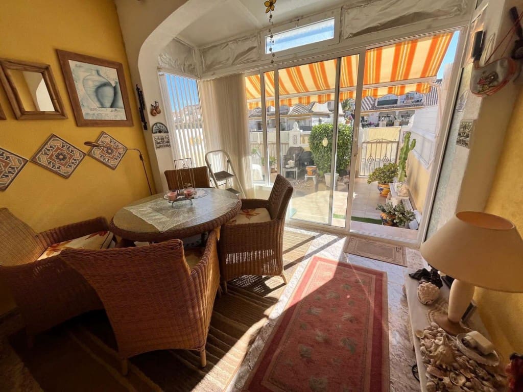 2 bedroom Apartment for sale in Cabo Roig with pool - € 159,900 (Ref: 9731257)