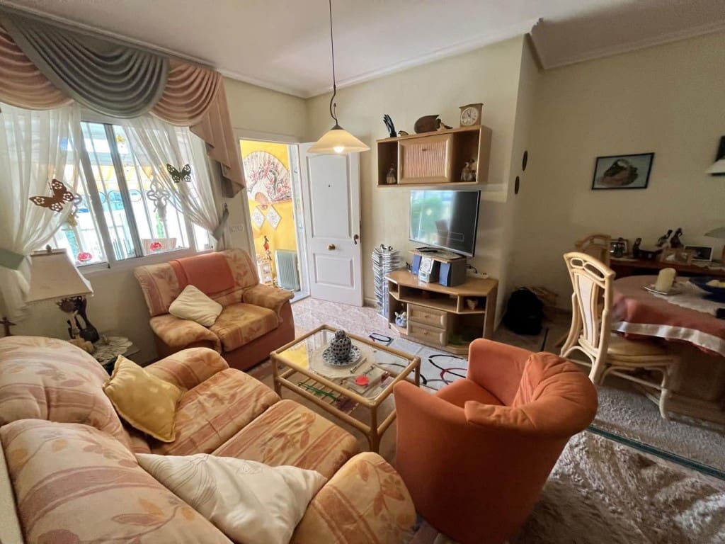 2 bedroom Apartment for sale in Cabo Roig with pool - € 159,900 (Ref: 9731257)