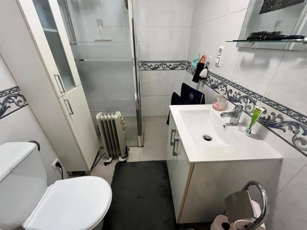 2 bedroom Apartment for sale in Cabo Roig with pool - € 159,900 (Ref: 9731257)